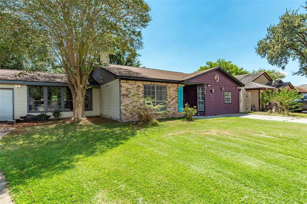 Unit for sale at 4106 19th Street N, Texas City, TX 77590