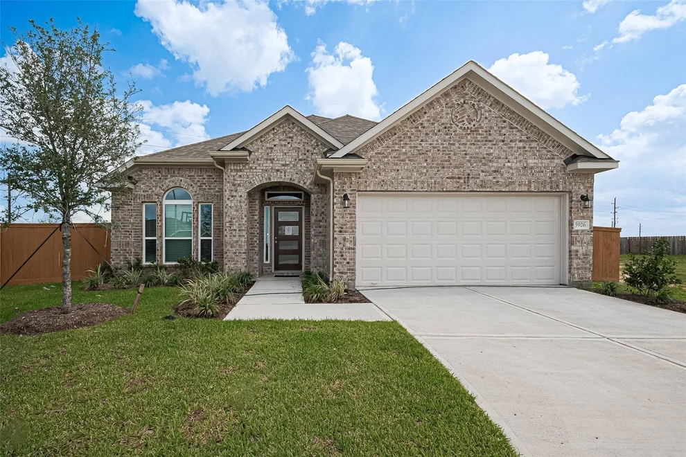 Unit for sale at 2114 Sanders Brook Drive, Baytown, TX 77521