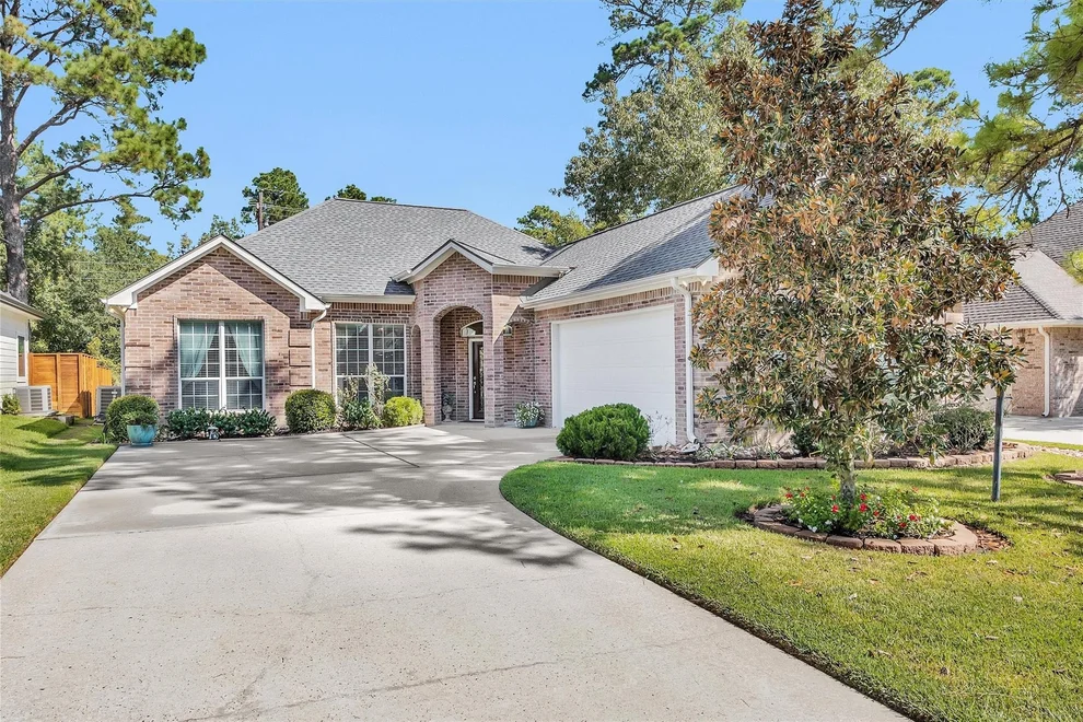 Unit for sale at 112 Wick Willow Road, Montgomery, TX 77356