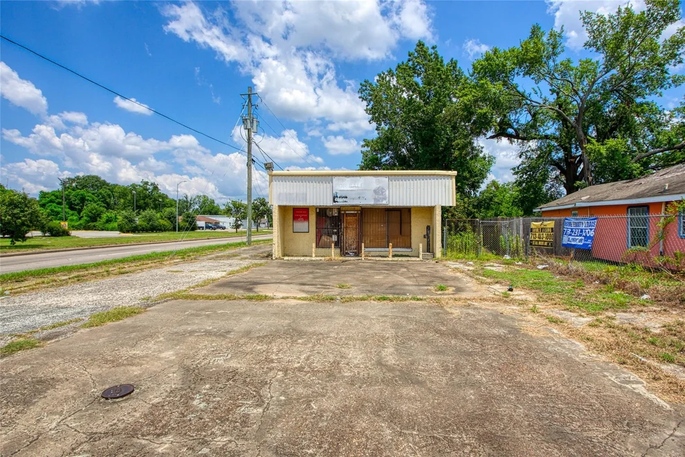 Unit for sale at 11110 Homestead Road, Houston, TX 77016