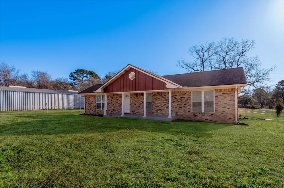 Unit for sale at 2201 Badger Lane, Huntsville, TX 77320