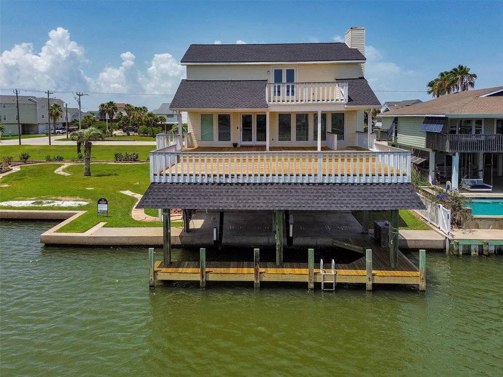 Unit for sale at 1327 Tiki Drive, Tiki Island, TX 77554