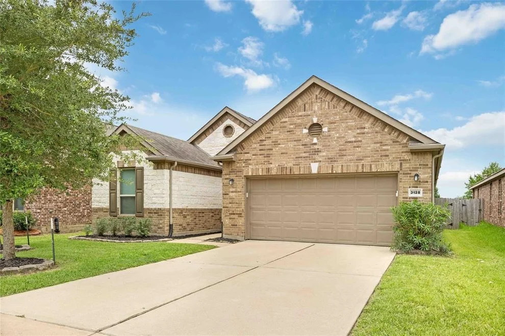 Unit for sale at 3128 Morgan Meadow Lane, Pearland, TX 77584