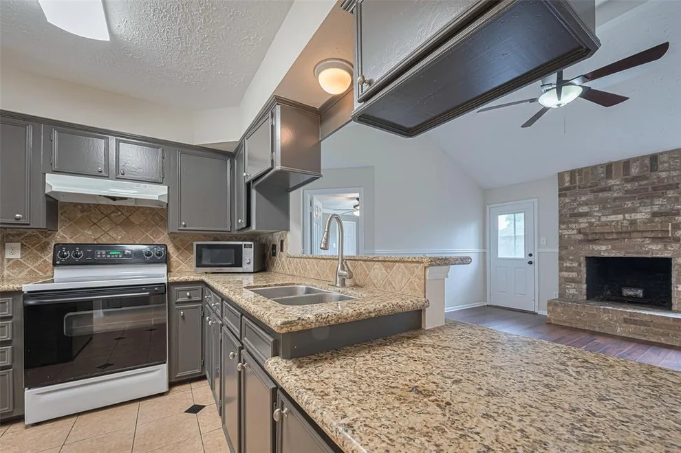 Unit for sale at 17210 Glenoaks Drive, Conroe, TX 77385