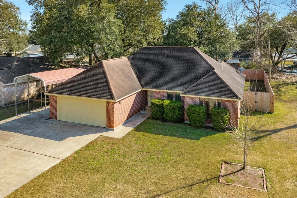 Unit for sale at 11927 24th Street, Santa Fe, TX 77510
