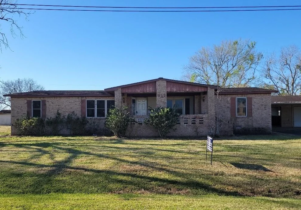 Unit for sale at 817 Westview Street, West Columbia, TX 77486