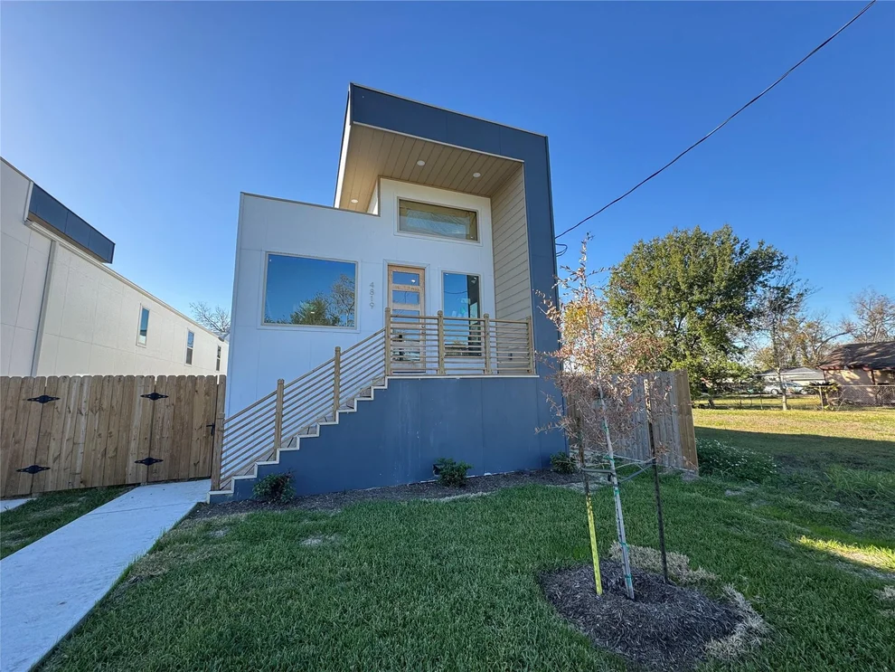 Unit for sale at 4819 Los Angeles Street, Houston, TX 77026