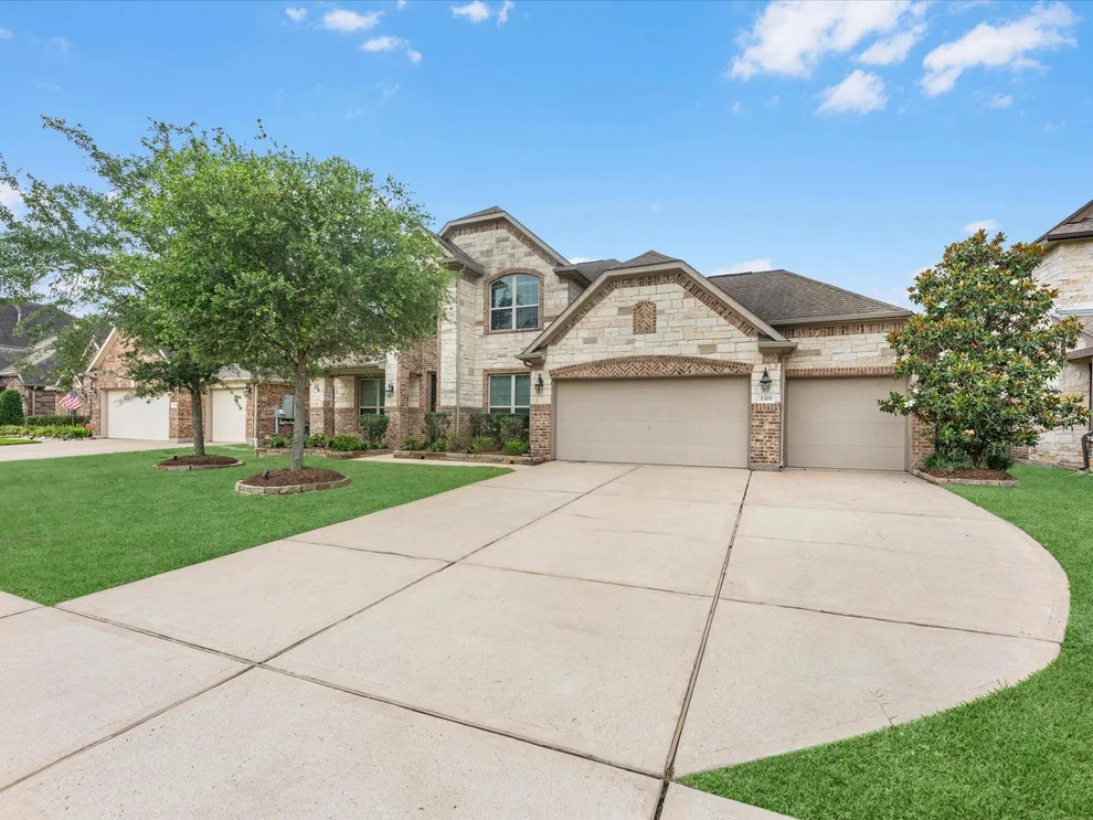 Unit for sale at 2329 Ashley Falls Lane, League City, TX 77573