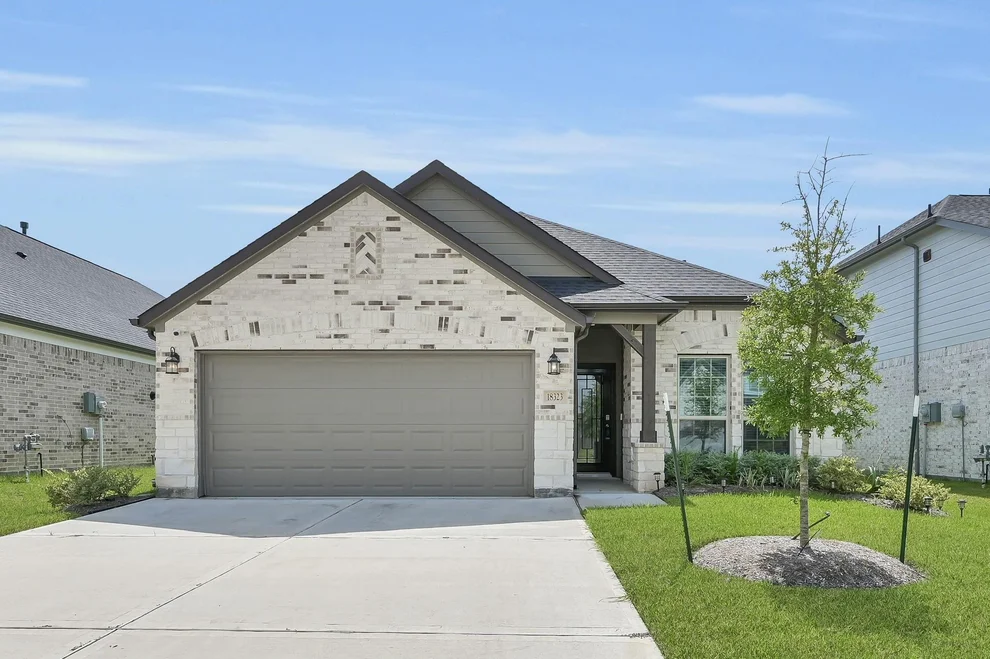 Unit for sale at 18323 Windy Knoll Way, Houston, TX 77084