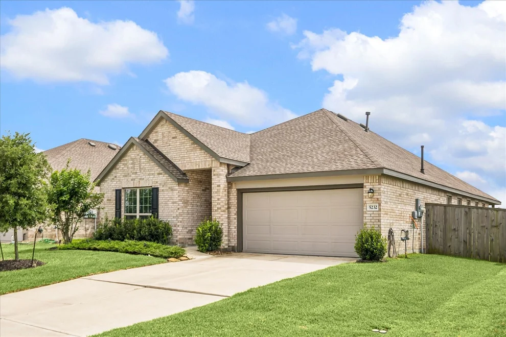 Unit for sale at 5232 Pine Pass Drive, Rosenberg, TX 77469