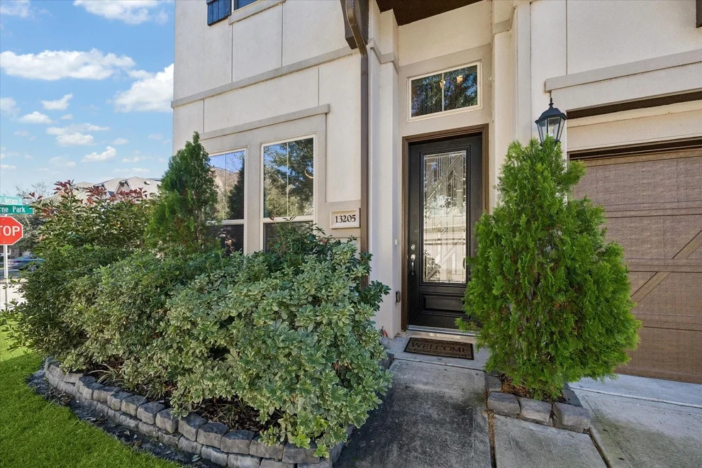 Unit for sale at 13205 Dartmoor Terrace Drive, Houston, TX 77077