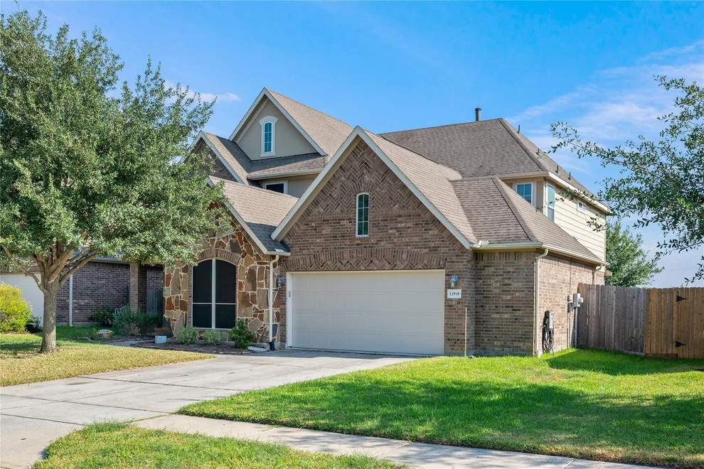 Unit for sale at 12918 Chatfield Manor Lane, Tomball, TX 77377