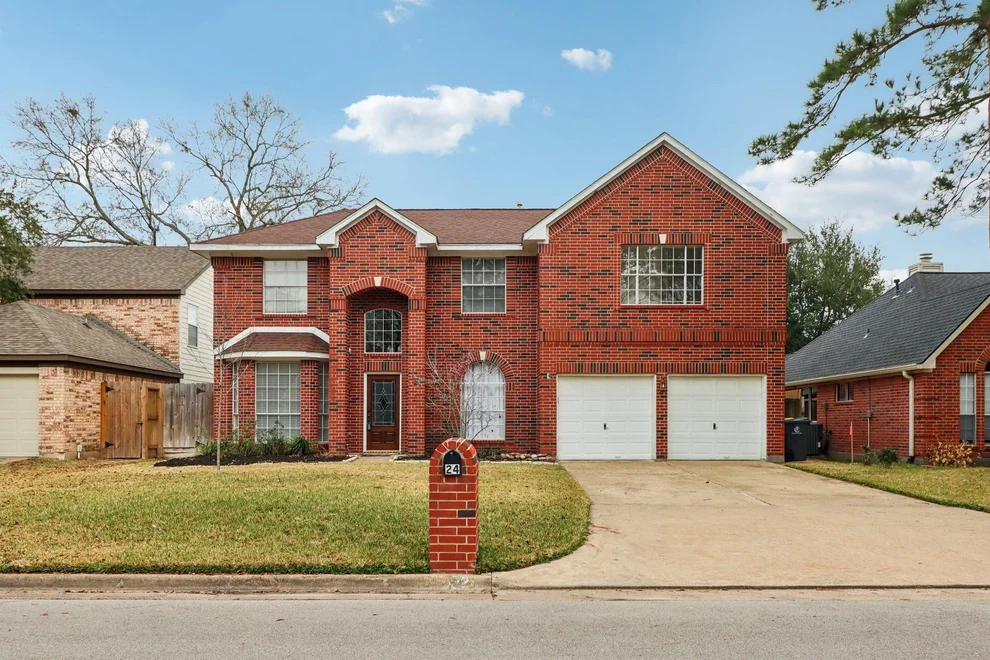 Unit for sale at 24 Dover Drive, Conroe, TX 77304