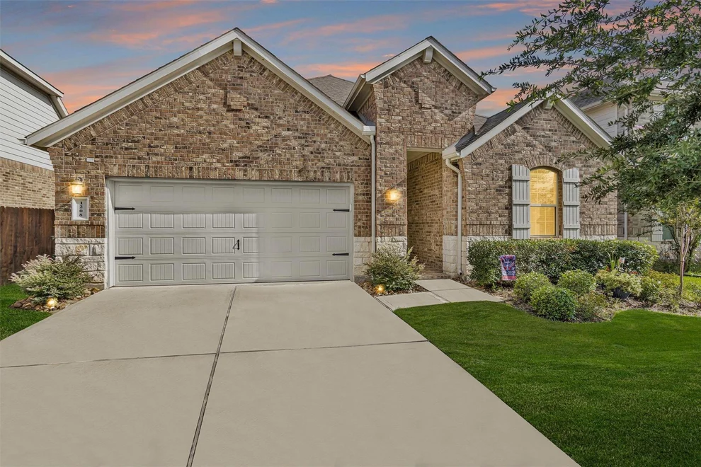 Unit for sale at 1208 Sandstone Hills Drive, Montgomery, TX 77316