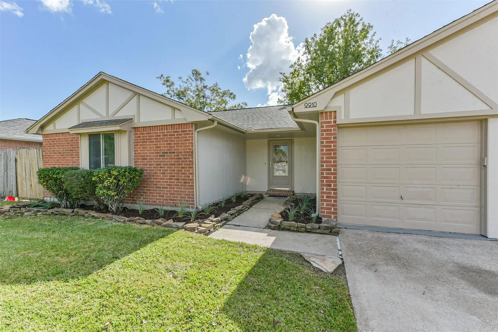 Unit for sale at 9910 Rustic Rock Road, La Porte, TX 77571
