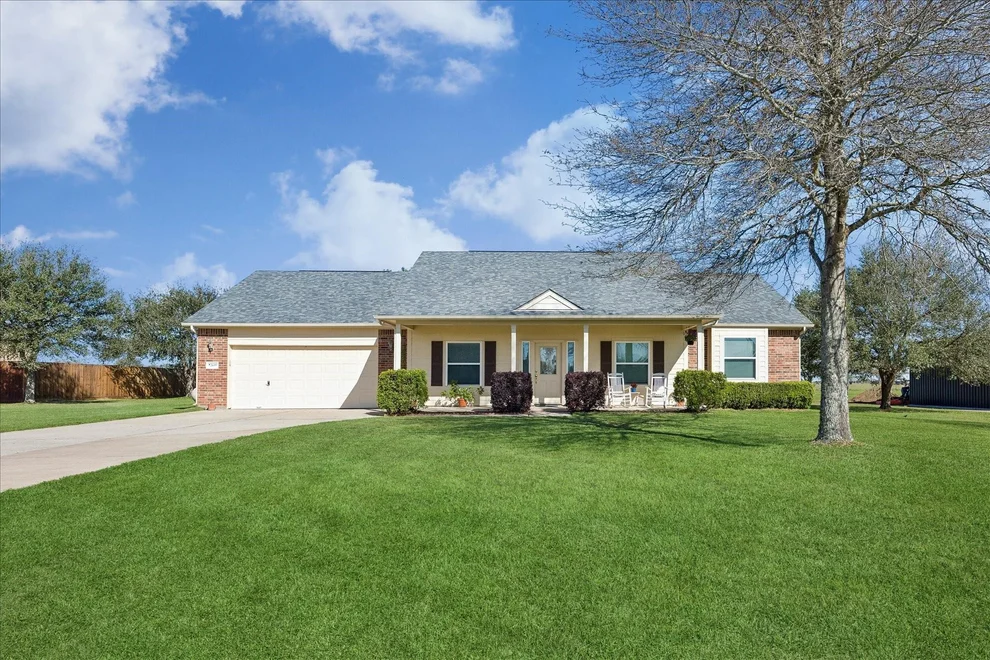 Unit for sale at 2695 Settlers Way Drive, Sealy, TX 77474