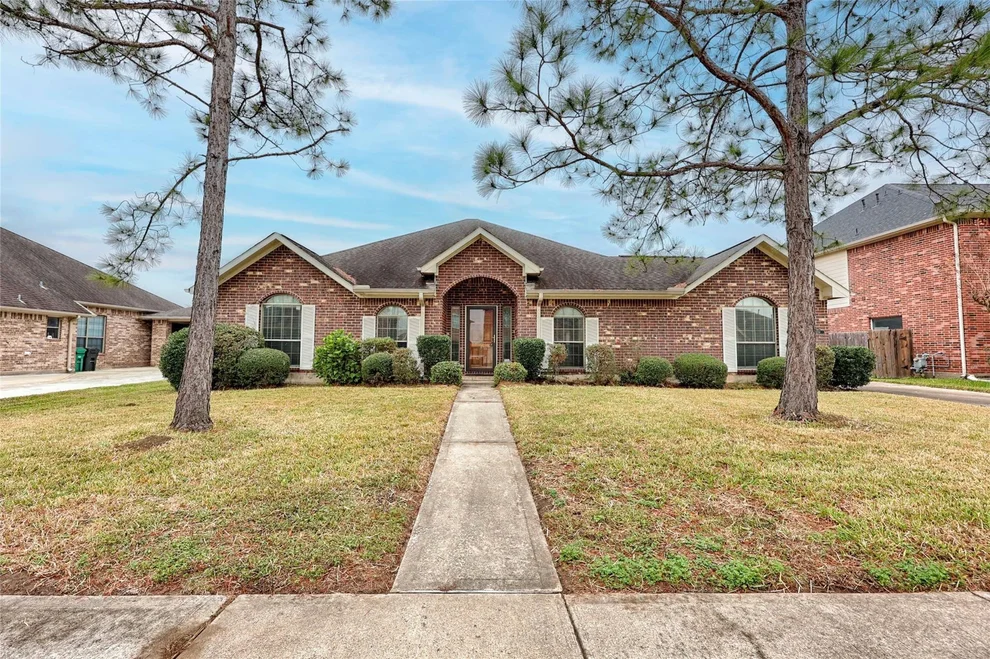Unit for sale at 3218 Longhorn Circle, Manvel, TX 77578