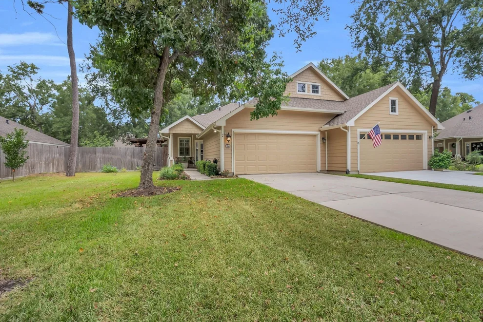 Unit for sale at 14 Trafalgar Place, Conroe, TX 77384