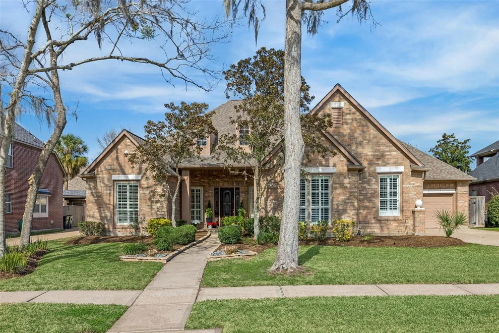 Unit for sale at 7731 Silent Forest Drive, Sugar Land, TX 77479