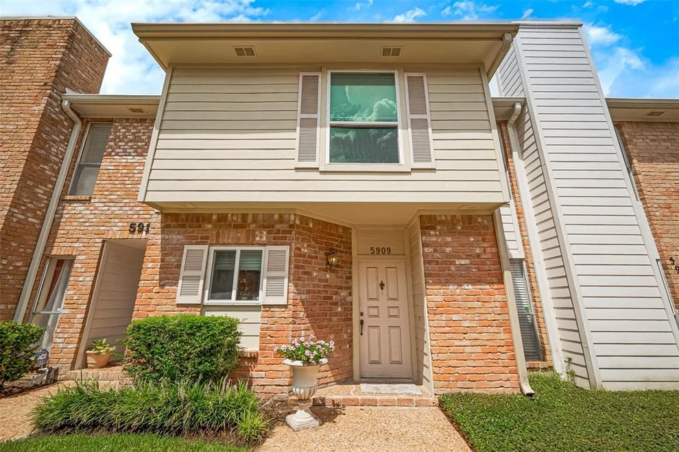 Unit for sale at 5909 Woodway Place Court, Houston, TX 77057