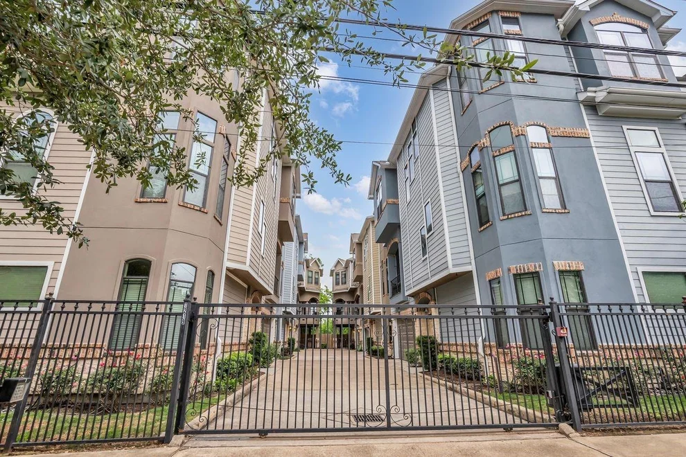 Unit for sale at 1219 W 25th Street, Houston, TX 77008