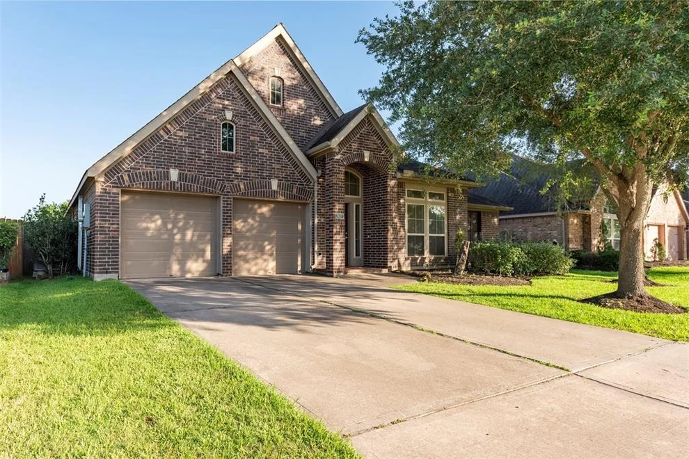 Unit for sale at 2407 Lost Bridge Lane, Pearland, TX 77584