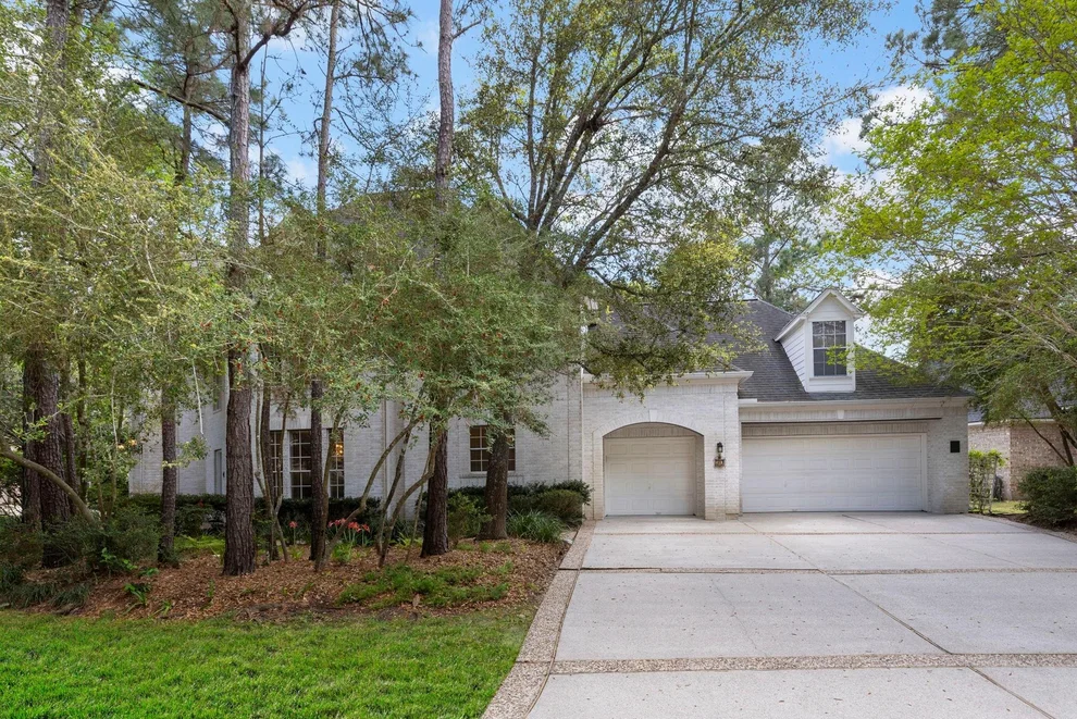 Unit for sale at 30 Pale Dawn Place, The Woodlands, TX 77381