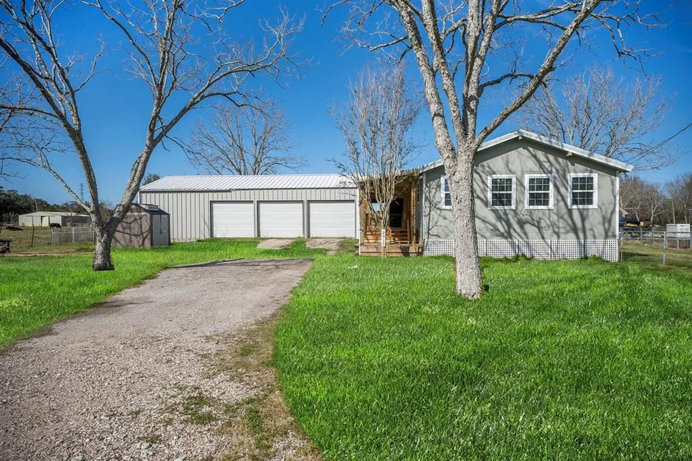 Unit for sale at 2915 Weir Street, Santa Fe, TX 77517