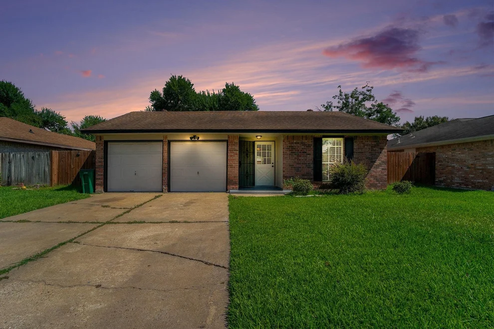 Unit for sale at 1215 Kenwick Place, Pasadena, TX 77504