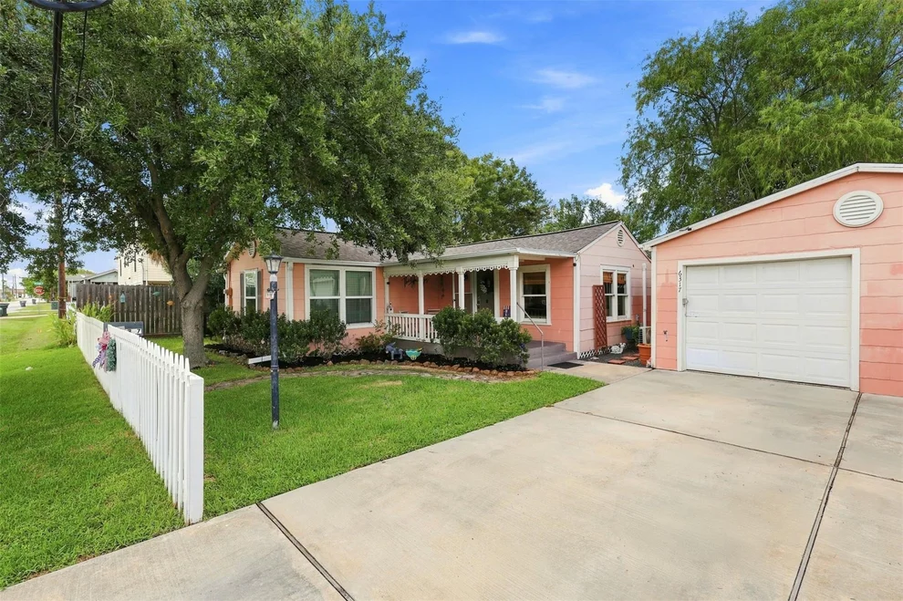 Unit for sale at 6317 Avenue R, Galveston, TX 77551