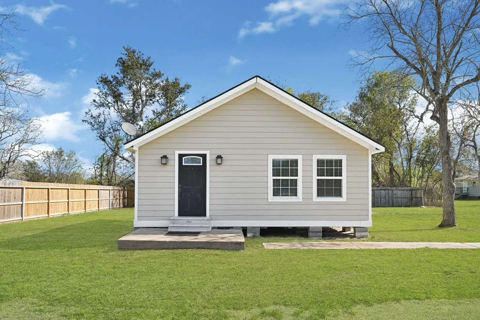 Unit for sale at 2113 Cemetery Road, Santa Fe, TX 77517