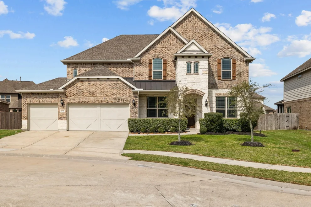 Unit for sale at 2977 Holbrook Valley Lane, League City, TX 77573