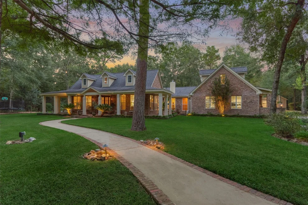 Unit for sale at 10928 Lake Forest Drive, Conroe, TX 77384