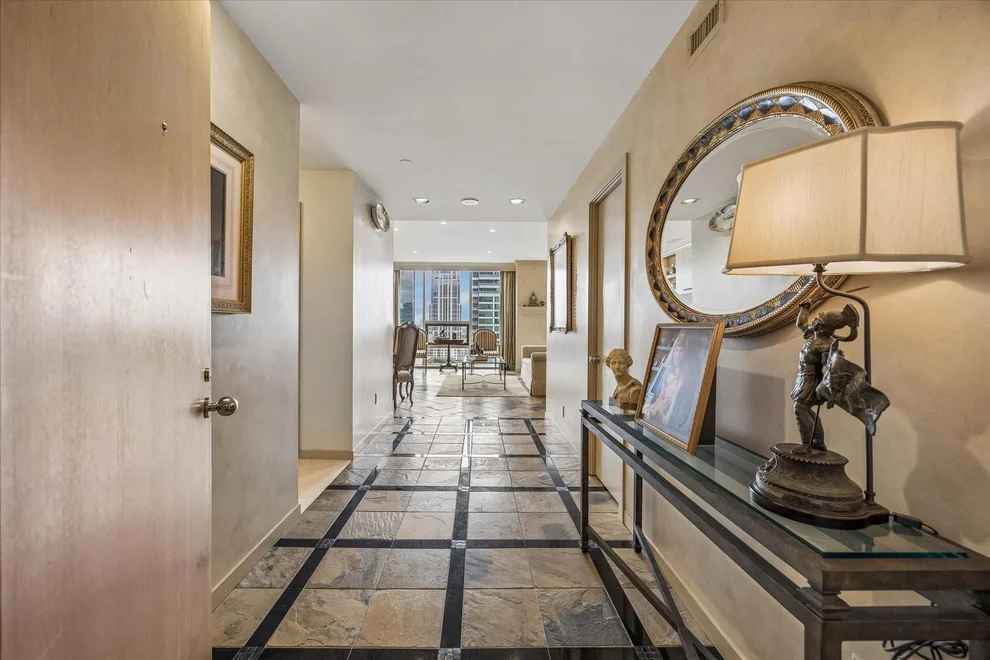 Unit for sale at 5100 San Felipe Street, Houston, TX 77056