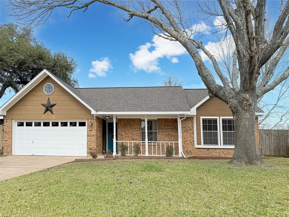 Unit for sale at 419 Narcissus Street, Lake Jackson, TX 77566