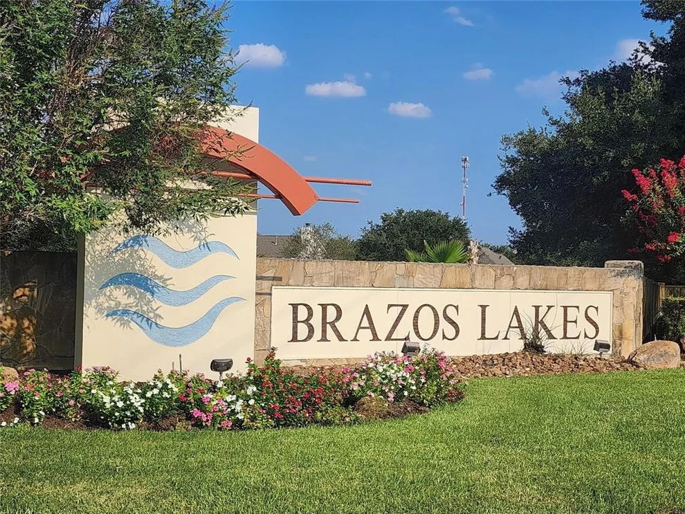 Unit for sale at 5611 Brazos Lakes Drive, Richmond, TX 77469