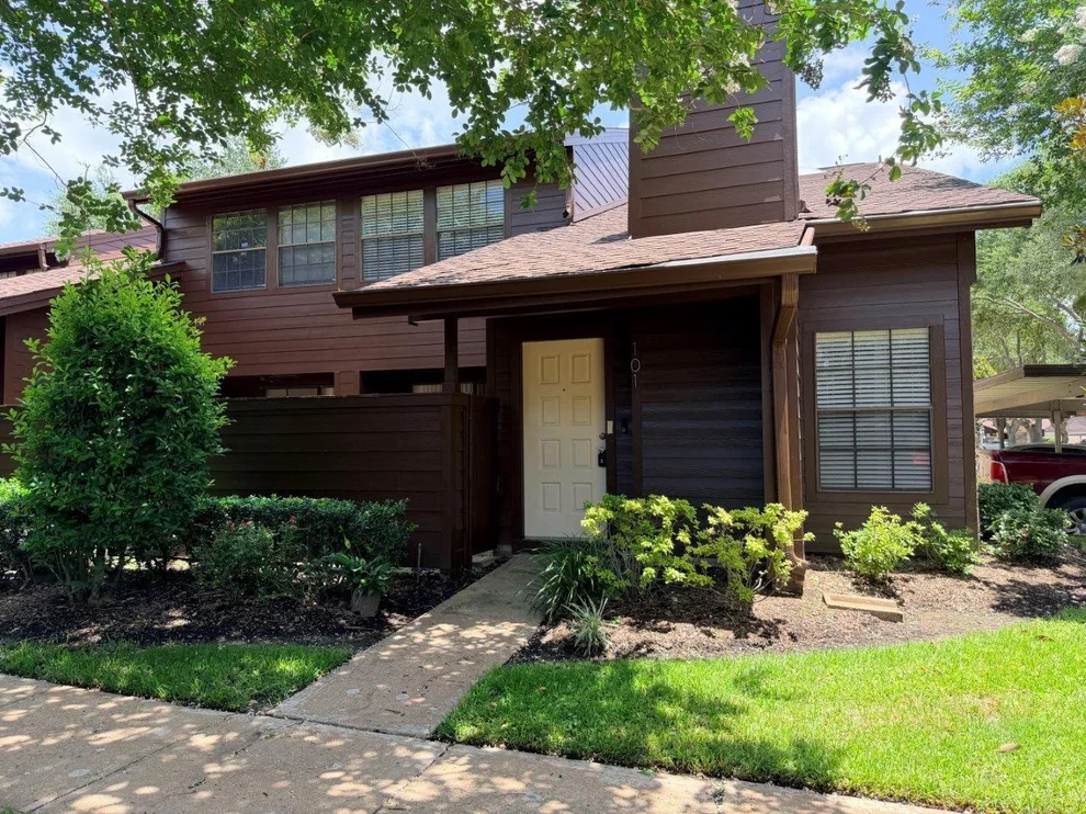Unit for sale at 2510 Grants Lake Boulevard, Sugar Land, TX 77479