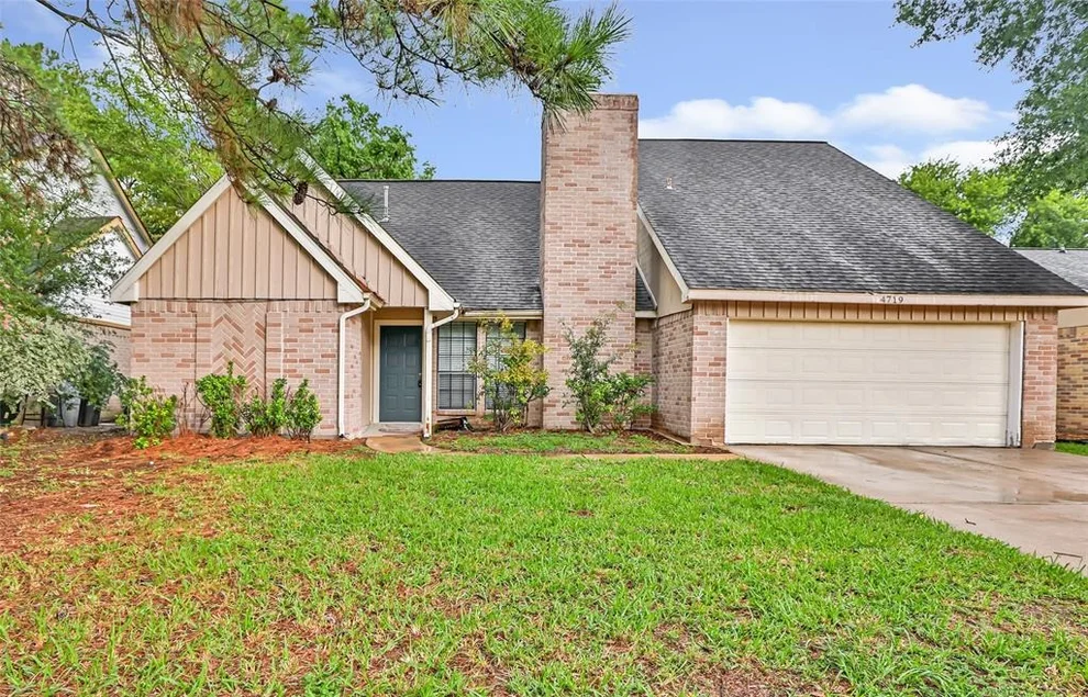 Unit for sale at 4719 Silver Frost Drive, Houston, TX 77066