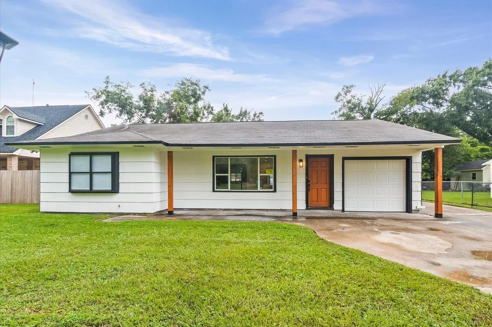 Unit for sale at 227 Wildwood Street, Baytown, TX 77520