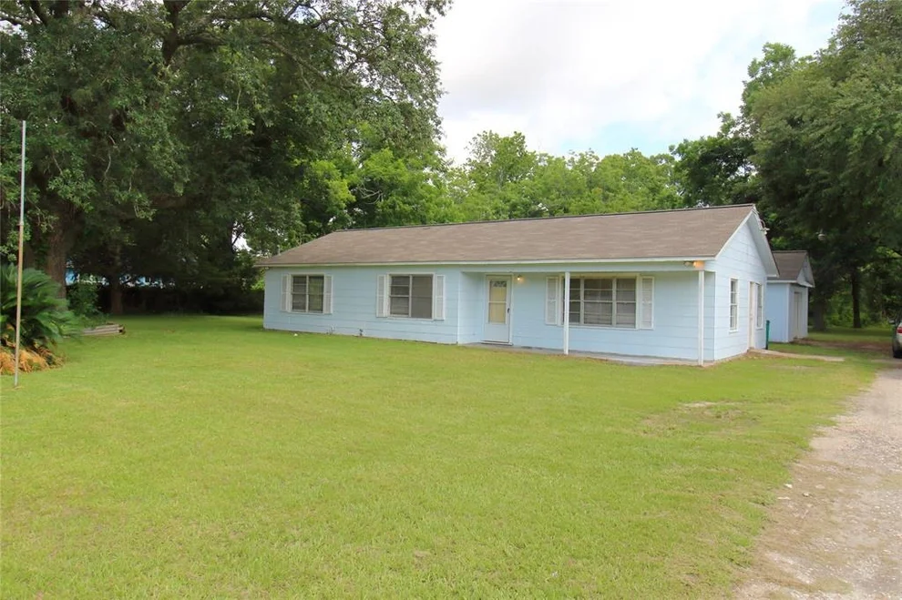 Unit for sale at 916 Cedar Bayou Road, Baytown, TX 77520