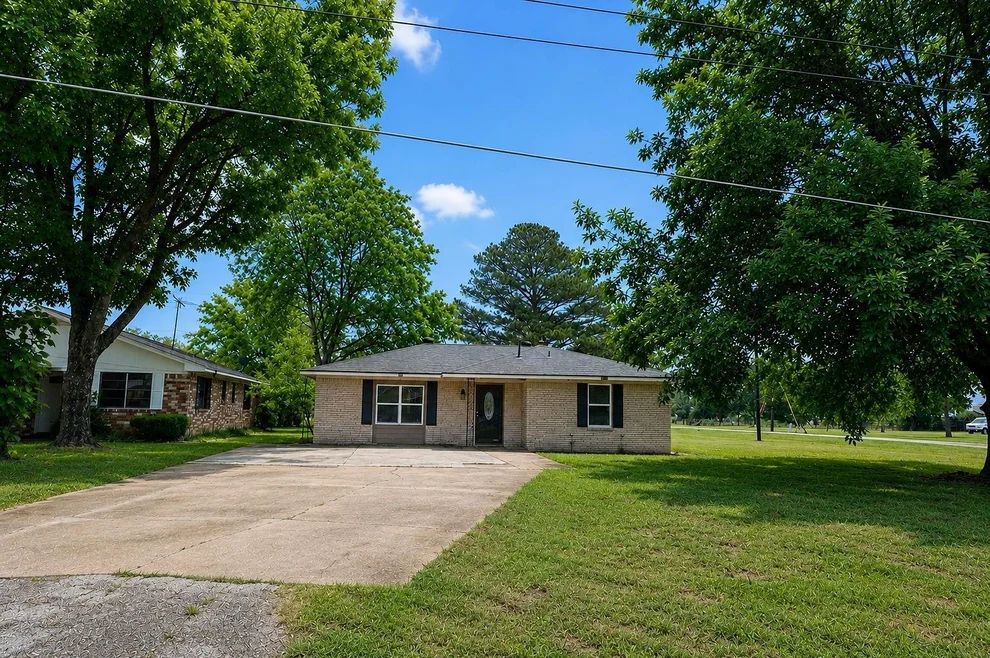 Unit for sale at 1230 1st Street, Hempstead, TX 77445