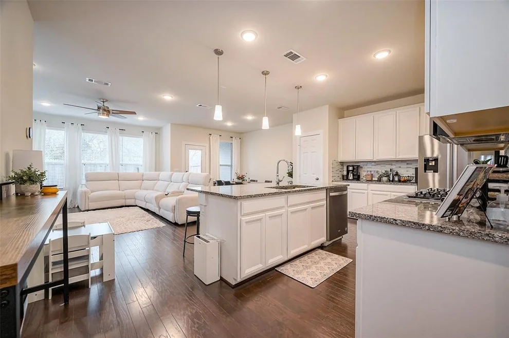 Unit for sale at 10968 Cannes Memorial Drive, Houston, TX 77043