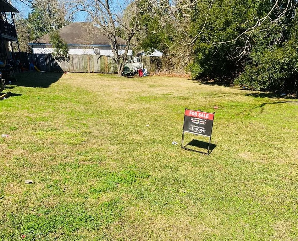 Unit for sale at 0 Thompson, La Marque, TX 77568