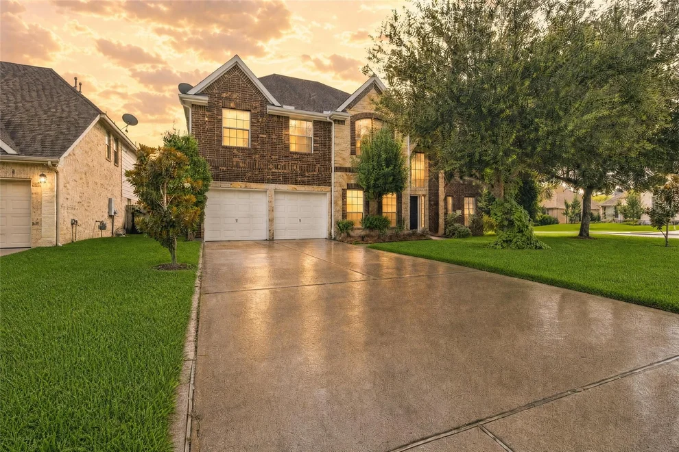 Unit for sale at 1231 Abigail Lane, Friendswood, TX 77546