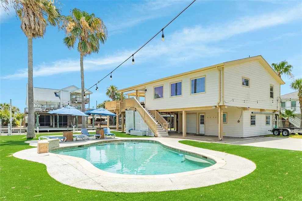 Unit for sale at 3801 Tradewinds Drive, Galveston, TX 77554