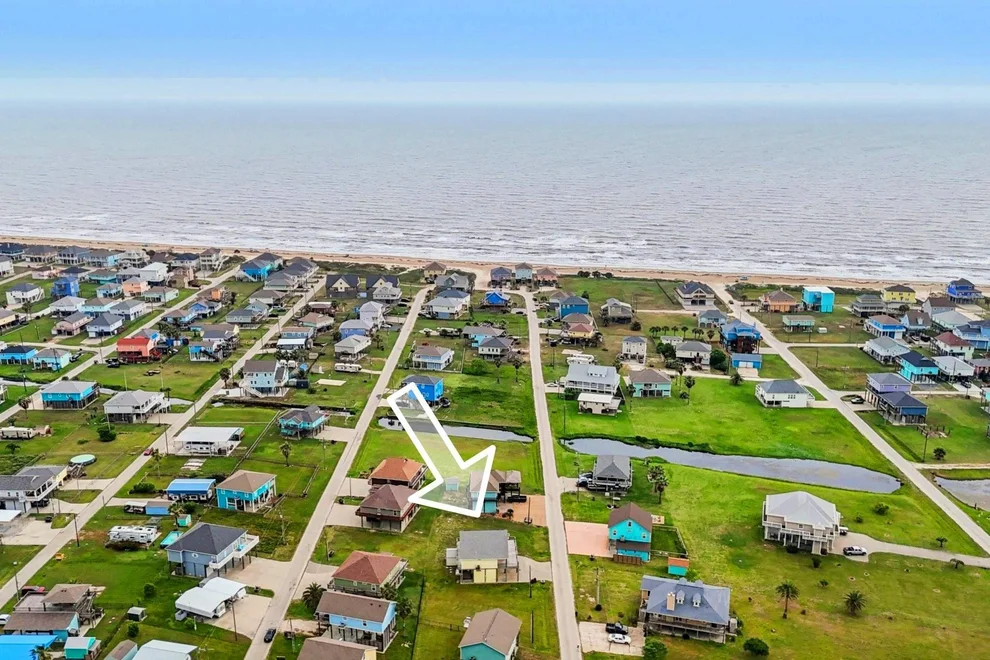 Unit for sale at 940 Gregory Lane, Crystal Beach, TX 77650