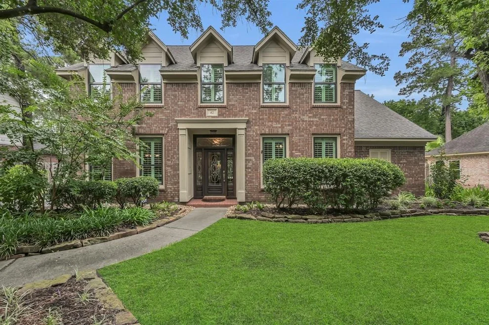 Unit for sale at 42 Pebble Hollow Court, The Woodlands, TX 77381