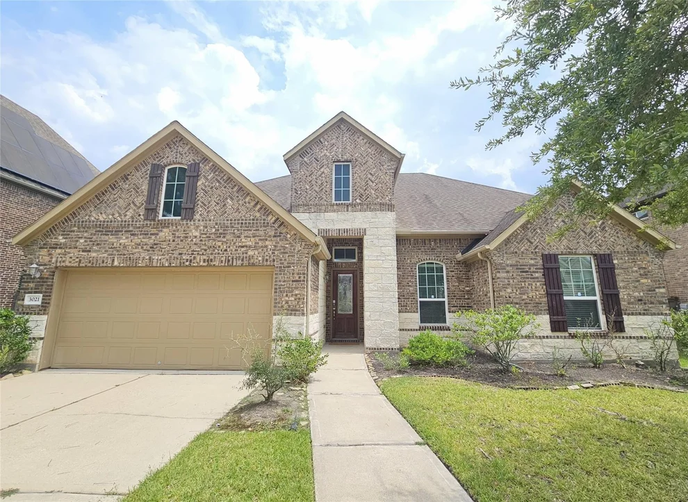 Unit for sale at 3021 Rocky Point Drive, Pearland, TX 77584