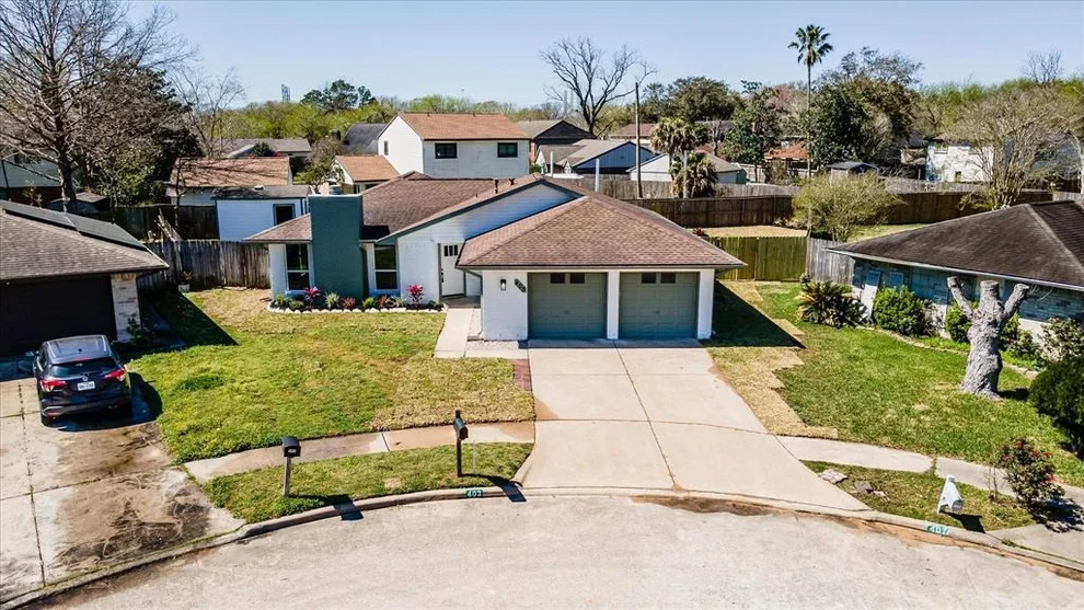 Unit for sale at 403 Woodrail Drive, Houston, TX 77598