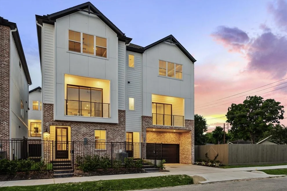 Unit for sale at 131 Eastwood Street, Houston, TX 77011
